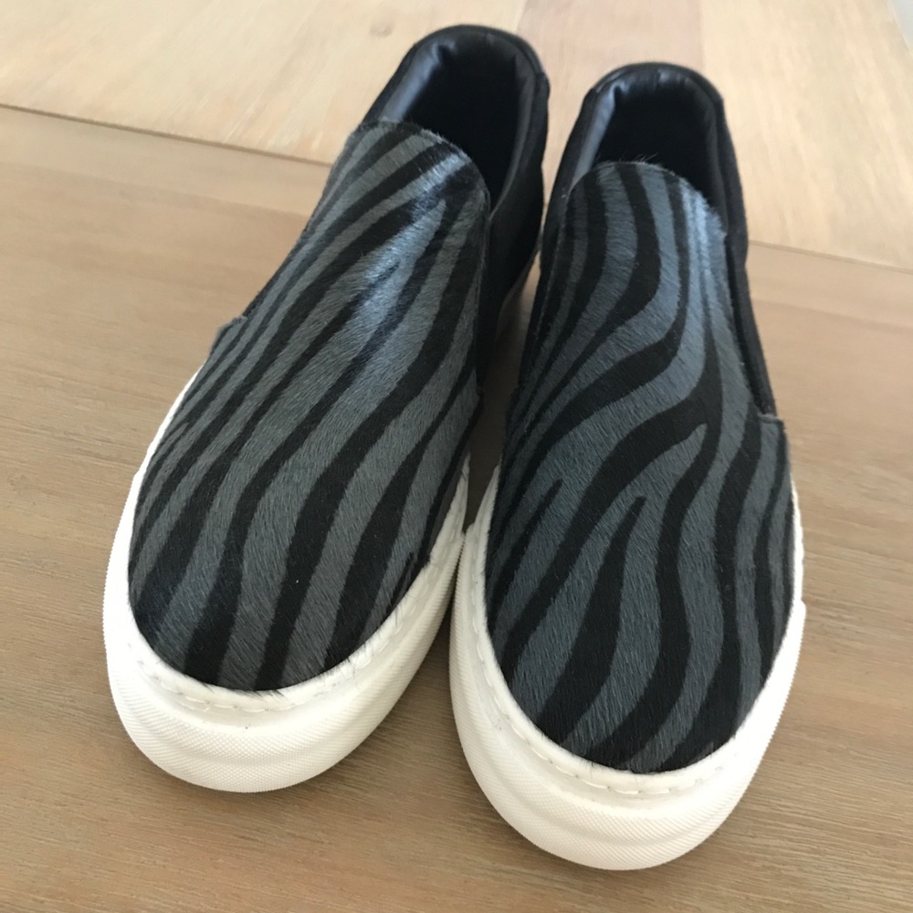 Shoes - Picture 2 of 4